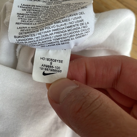 Nike NYC Tee Shirt - Picture 7 of 9